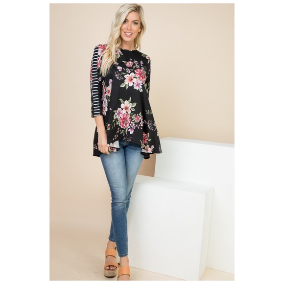 Black Floral 3/4 Sleeve Plus Soft Pocket Tunic! - Picture 7 of 16